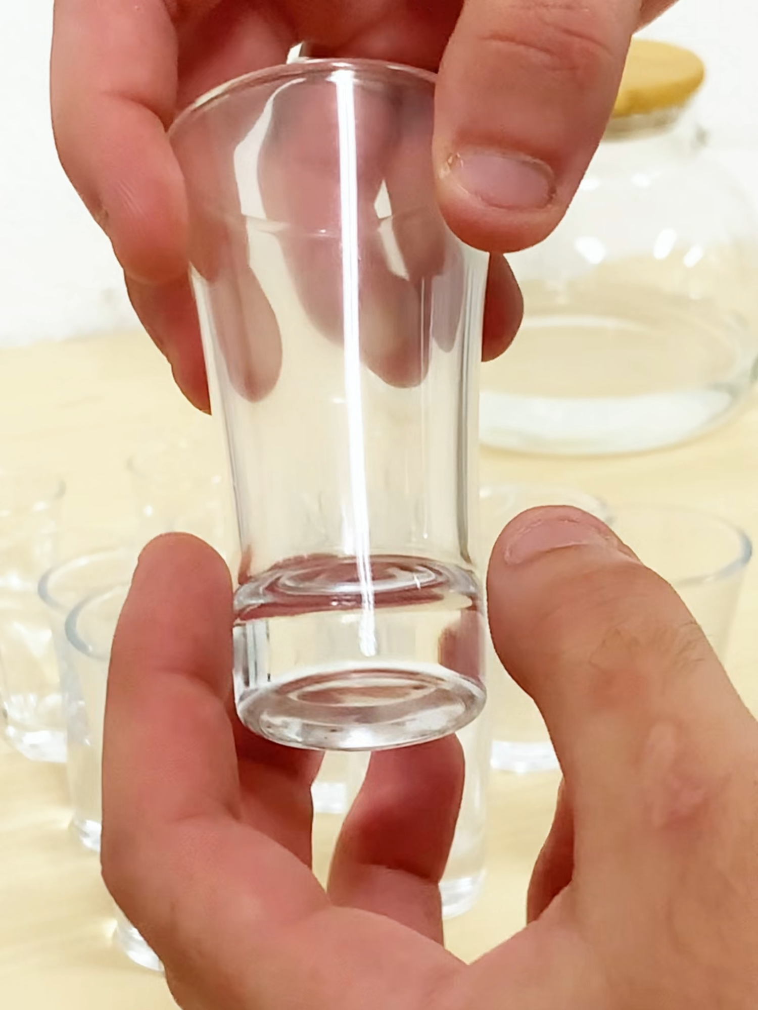 💎 Os copos shot de 70ml são feitos com VIDRO GROSSO e acabamento elegante 🍸 Sirva com qualidade e sofisticação 🥃 Ideais para tequila, whisky, cachaça e muito mais! 🥃 Compactos, resistentes e perfeitos pra QUALQUER ocasião! 🛒 Kit pronto pra deixar seu bar completo! 💡 CLIQUE NO LINK DA BIO e garanta já o seu! #coposhot #copo #shot #copos #cozinha #licor #wisky #wisk