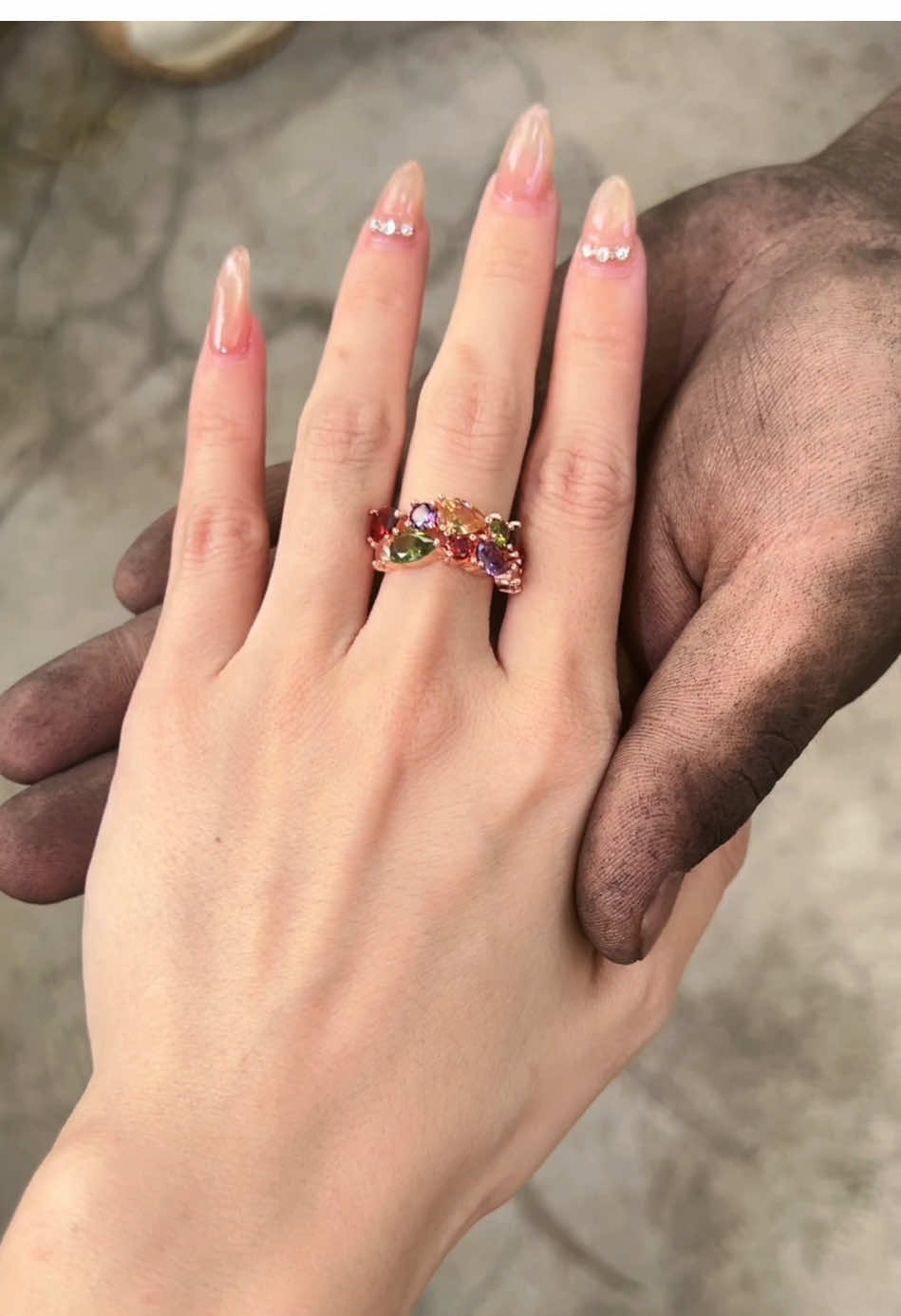 Love is unwavering loyalty #jewelry #neckace #amor #anniversarygift 