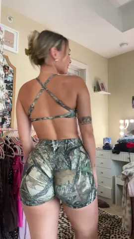 the cutest workout set 