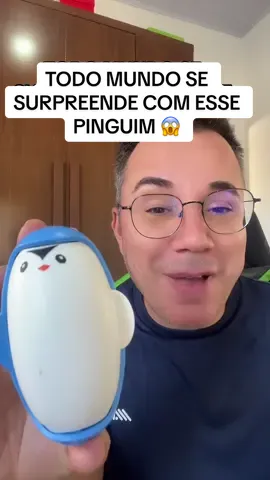 Todo mundo se surpreende com o que se pinguim é capaz de fazer com os pelos de roupas! Ele remove tudo com facilidade, praticidade e rapidez! Se vc quer ter esse rolo pegajoso reutilizável para remoção de pelos basta clicar no carrinho laranja ! #tiktokshop #vendastiktok #rolopegajoso 