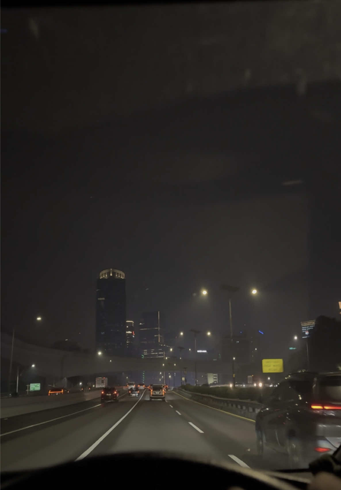 Gatsu lagi di malam hari #jakarta #night