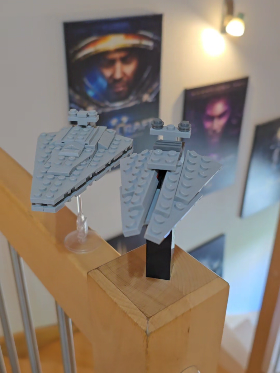 #klemmbausteine #lego #blizzard #collcollector #collection #blizzardentertainment #starcraft #diablo #starwars #starwarsfan #starwarsfyp #battlefront3 #battlefront #stardestroyer #risky #legosrarwars #banister #stairs #heartattack #tiktokoftheday #balanced #balance 