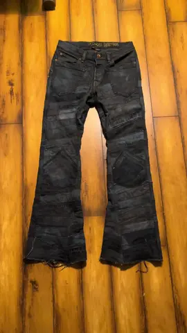 Withered “hagis” #fyp #patchwork #patchworkjeans #custom #customjeans #upcycling #upcycledfashion #reworked #rework #flaredjeans #reworkedclothes #hystericglamour #archivefashion #targetaudience 