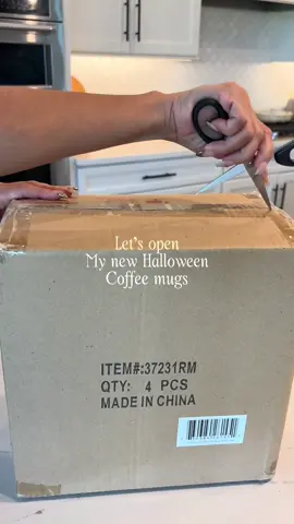 Obsessed! 🎃💀#fyp #halloween #halloweenishere #halloweendecor #halloweendecorations #halloweenfinds #halloweencoffeemugs #coffeemug #amazonfinds #amazonmusthaves #unboxing #unboxingvideo 