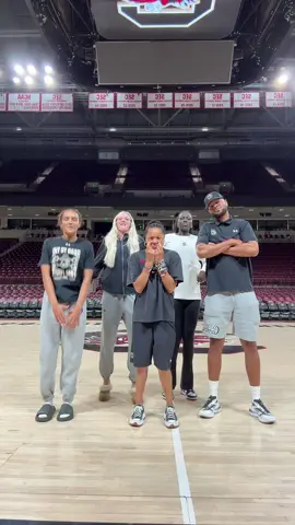 “i am the star of the show” -coach 🙄 @DellyWen @Adhel🏵 @chloe.kitts @Dawn Staley 