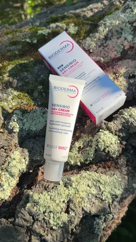 Light, fresh, and effective - Bioderma Sensibio AR+ is made for skin that needs a little extra kindness. It delivers all-day hydration, reduces visible redness, and strengthens the skin barrier without feeling heavy or sticky. The unfragranced formula makes it a dream for sensitive skin and an ideal base for makeup. . . . @BIODERMA USA @influenster #complimentary #RednessRelief #RosaceaNoFilter #Sensibio #Rosacea #SensitiveSkin #Bioderma