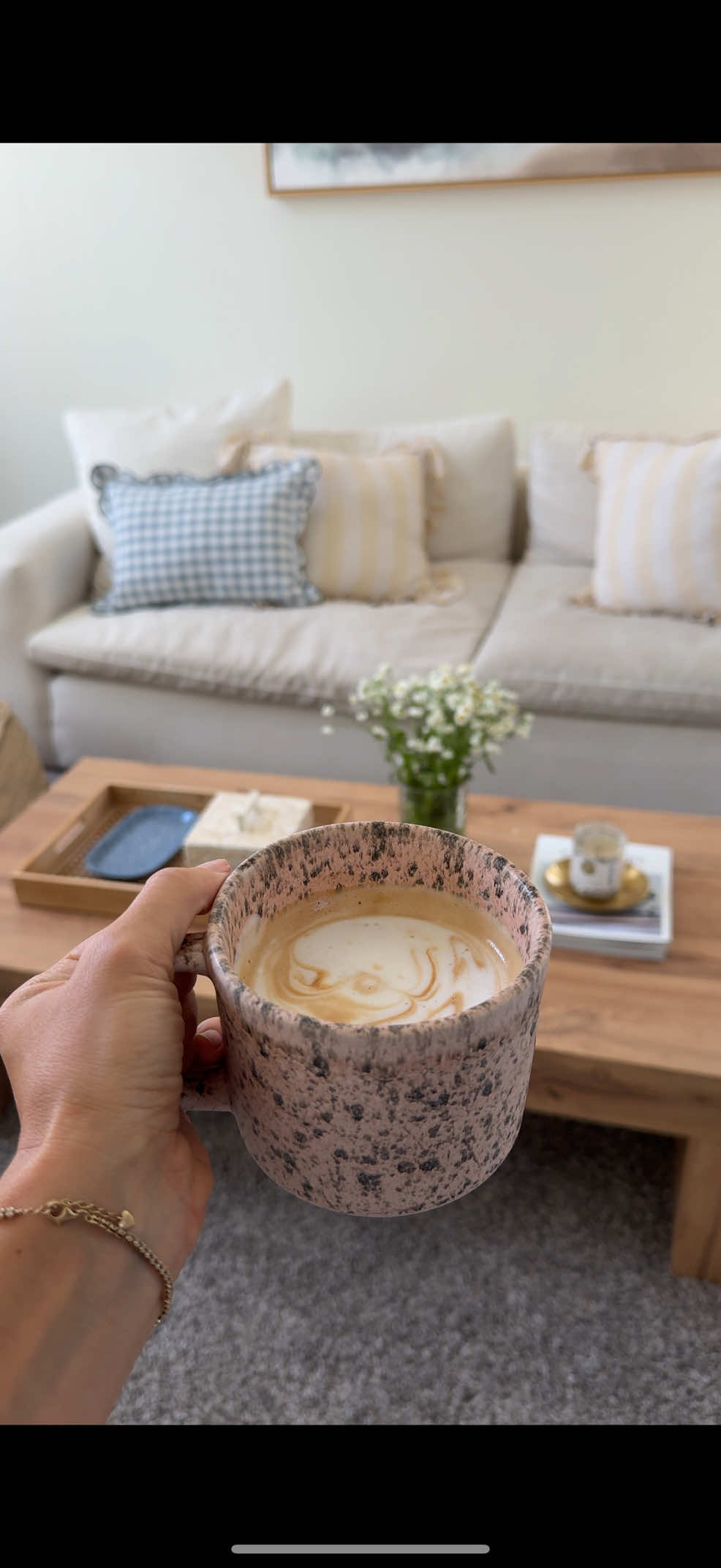 Only when it’s 110 in AZ am I drinking iced (even then still hot in the AM )☕️ #lattesathome #homemadecoffee #hotcoffee #hotlatte #azmom #arizonamom