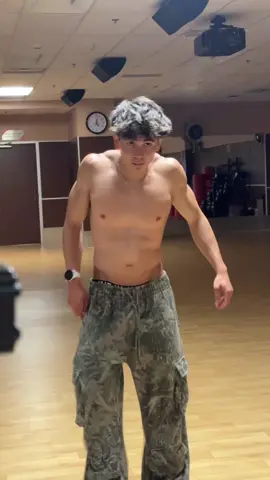 3 second transformation(pants from YoungLA cxde cart to save) #gymmotivation 