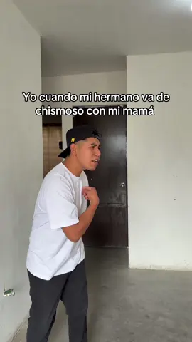 Cuando tu hermano va de chismoso #hermanos #comedia #humor #fyp 
