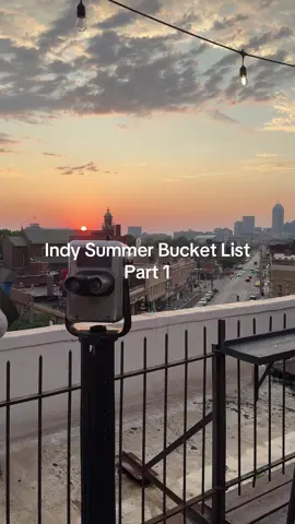 Nothing better than catching a sunset on a rooftop on a summer night 🤩 #indy #indianapolisindiana #indiana #indianapolis #summerbucketlist #bucketlist #Summer #rooftopbar 