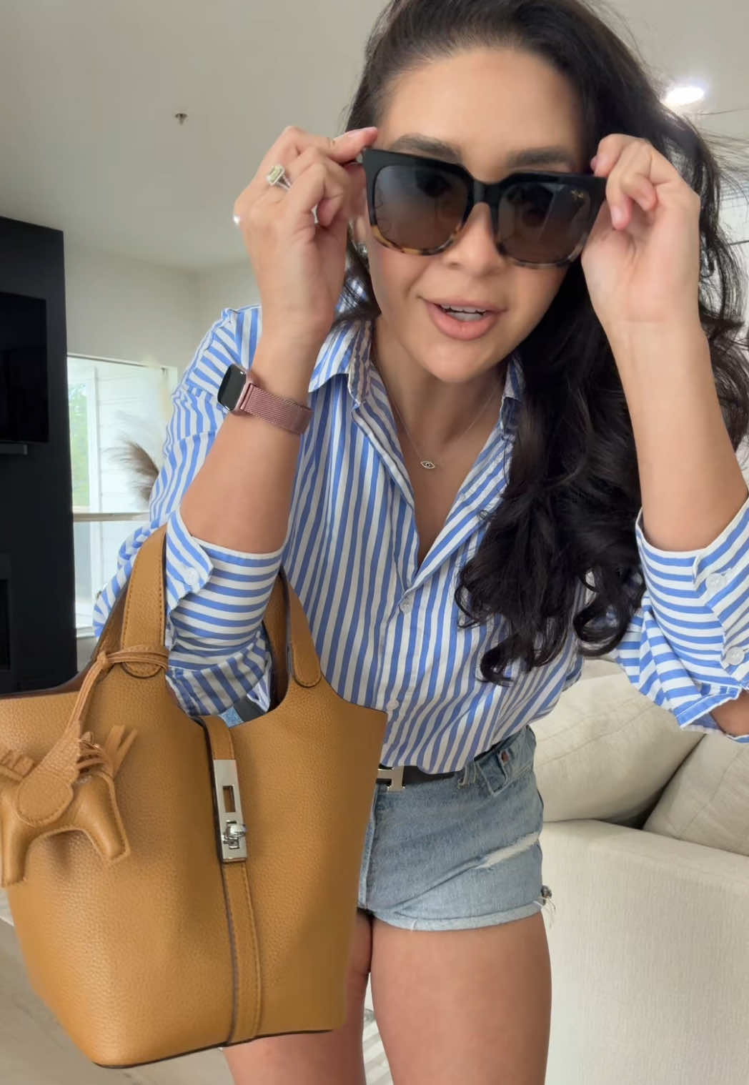 That old money vibe #oldmoney #oldmoneyaesthetic #oldmoneyoutfits #tiktokmademebuyit #pursetok #dealsforyoudays #throwitinthebag 