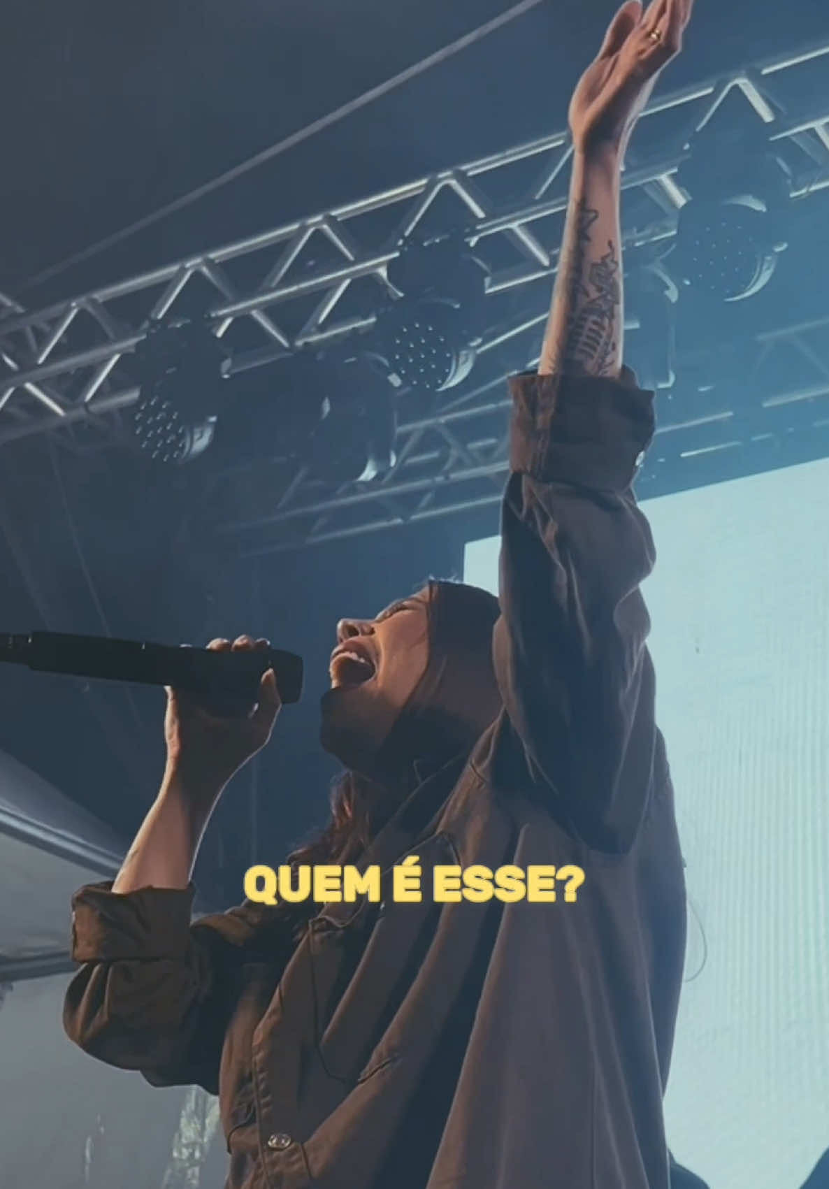 Quem É Esse? 🥹😭 obrigada, Jesus!!!  #queméesse #jullianysouza #louvor #gospel #igreja #culto 