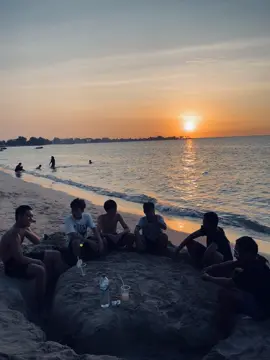 🤩#fyp #pantai #sunset #masukberandafyp 