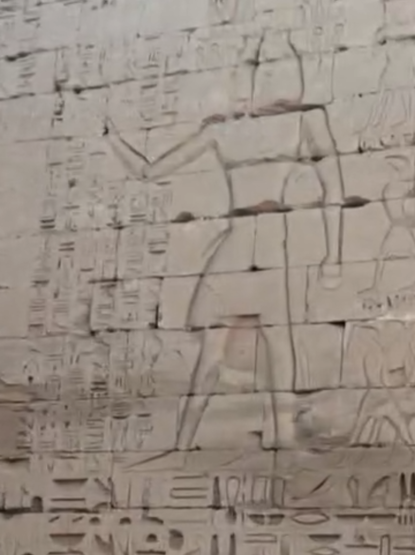 TEMPLO de RAMSES III en LUXOR, EGIPTO #capsulasviajeras #luxor #egipto #faraon #culturaancestral #mochilero #tratamundosmexicano🇲🇽🌎 #todoselodeboadios✝️🙏🏽🤗 #viajes #ancestral #travel #asombroso 