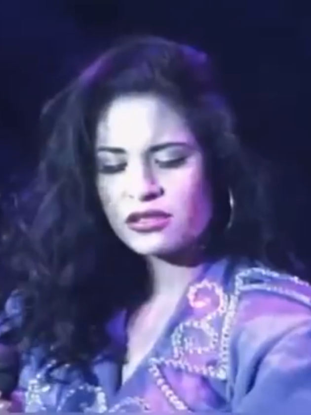 les juro que no se porque el segundo clip está tan lageado #selenaquintanilla #fyp #lareinadeltexmex🎤👑 #belleza #viral 