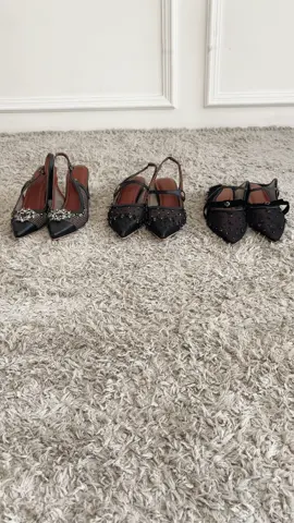 Untuk #VAIALadies yang punya banyak aktivitas tapi tetep mau keliatan elegan—this one’s for you🖤 #VAIA #shoes #mules #OOTD #outfit 