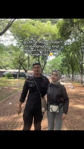 mo kenalan ada yg marah ga yaaa#hutbhayangkara79 #polri 