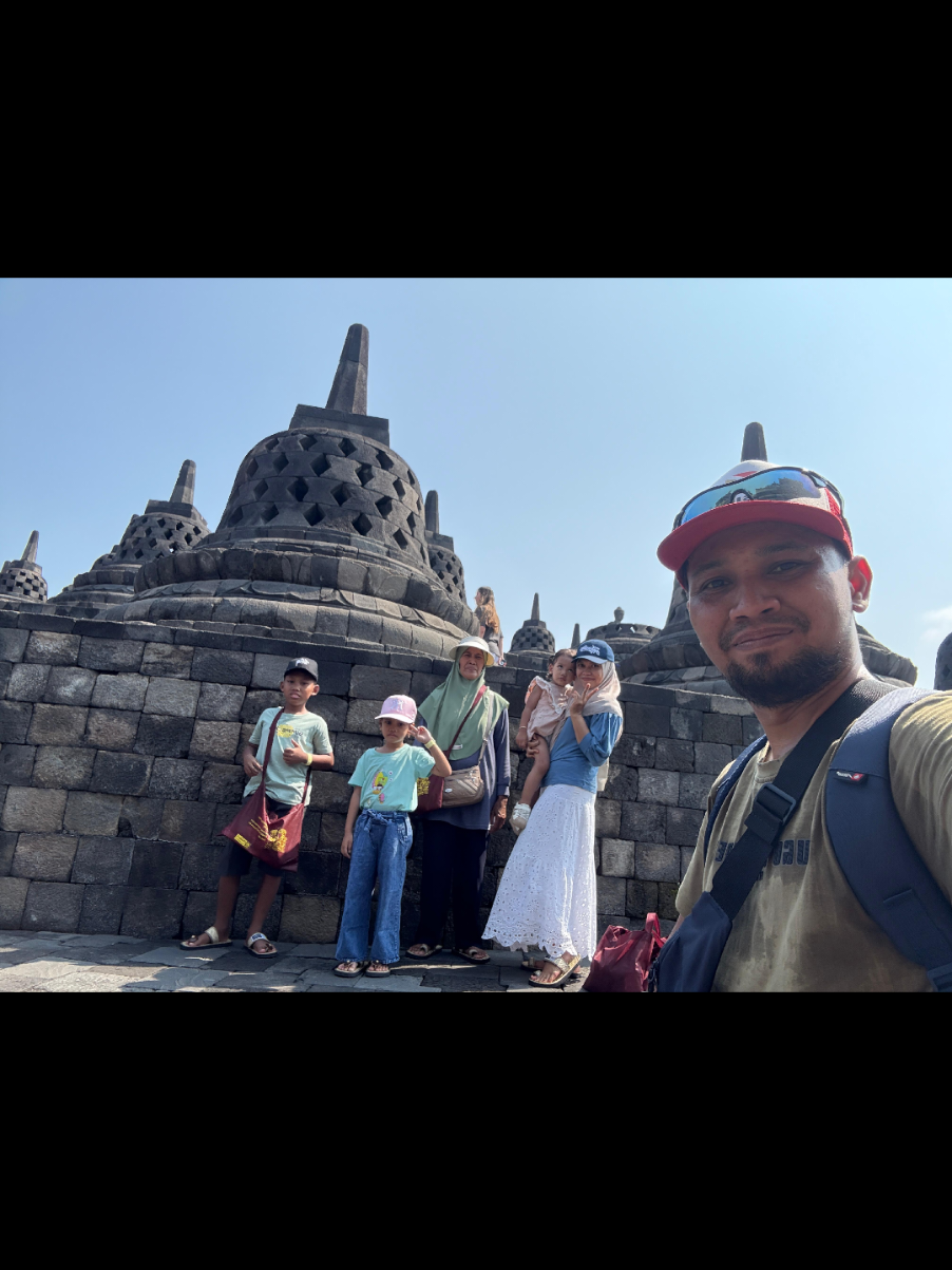 liburan keluarga keborobudur