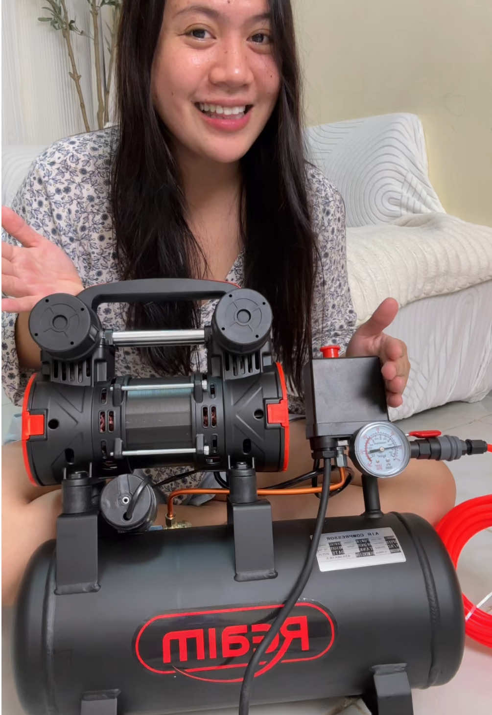 Abot kaya mo na ang dating pinapangarap mo lang na air compressor!  #aircompressor #powertools #hardware #tiktokfinds 