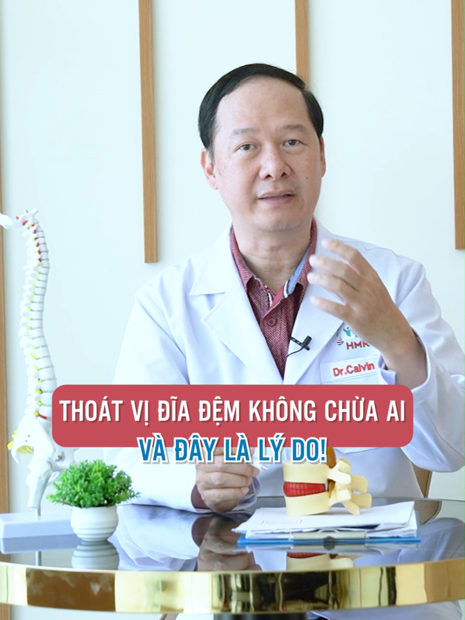 Thoát vị đĩa đệm không chừa ai và đây là lý do! #BSCalvinTrinh #BSCalvin #Chamsockhosong #TuVanSucKhoe #CoXuongKhop360 #xuhuongtiktok #suckhoe #fyp #viralvideo #healthtok #Phuchoichucnang #Yhocthehinh #Hieuchinhcosuongkhop #Vatlytrilieu #RehabExercise #Dieutrikhongthuoc #Daulung #Thoatvidiadem #Dautankha #Dauthankinhtoa