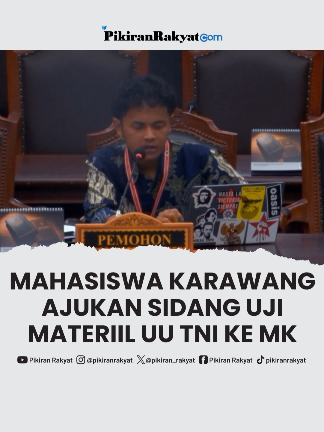 Mahkamah Konstitusi (MK) kembali menggelar sidang kedua uji materiil Pasal 53 ayat (4) Undang-Undang Nomor 3 Tahun 2025 tentang Perubahan atas Undang-Undang Nomor 34 Tahun 2004 tentang Tentara Nasional Indonesia (UU TNI), Selasa, 1 Juli 2025. . Sidang dipimpin oleh Hakim Konstitusi Suhartoyo bersama Hakim Konstitusi Daniel Yusmic P. Foekh dan Hakim Konstitusi M. Guntur Hamzah. Agenda sidang hari ini adalah perbaikan permohonan. . Uji materiil ini diajukan mahasiswa Universitas Singaperbangsa Karawang, Tri Prasetio Putra Mumpuni dan teregister dengan nomor perkara 92/PUU-XXIII/2025. . Dalam persidangan, Tri memaparkan perbaikan mencakup pada penyempurnaan struktur dan sistematika permohonan, memperjelas identitas pemohon, kedudukan hukum atau legal standing, objek serta alasan pengujian, serta menyusun ulang petitum sesuai format substansi yang dapat diuji oleh Mahkamah. . Asep Bidin Rosidin/PRMN . #MK #MahkamahKonstitusi #Mahasiswa #TNI