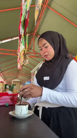 Ohh hayy sayangg… ayo ngopi duluu 😘☕️ #warungkopimbakrina #bakolkece🙌 #ngopisantuy #kencong 