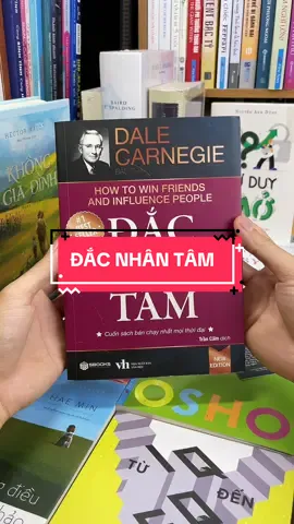 Đắc Nhân Tâm – Bí kíp vàng để chạm đến trái tim người khác! Bạn muốn được người khác yêu mến, tôn trọng và hợp tác? “Đắc Nhân Tâm” chính là cuốn sách bạn cần đọc để làm chủ nghệ thuật giao tiếp và thuyết phục. Tác phẩm kinh điển của Dale Carnegie đã thay đổi cuộc đời của hàng triệu người trên thế giới. Cuốn sách hé lộ những nguyên tắc đơn giản nhưng vô cùng hiệu quả để: 	•	Khiến người khác quý mến bạn một cách chân thành. 	•	Giao tiếp khôn khéo mà vẫn giữ vững bản chất thật. 	•	Thuyết phục, lãnh đạo và truyền cảm hứng mà không cần áp đặt. Đây không chỉ là sách – mà là cẩm nang sống còn cho những ai muốn thành công trong công việc và hạnh phúc trong cuộc sống. Nếu bạn muốn được yêu quý, thăng tiến nhanh, và trở thành người có “tầm ảnh hưởng”, “Đắc Nhân Tâm” là lựa chọn không thể bỏ qua!#tiemsachbinhyen #sachhay #BookTok #sach #reading #dacnhantam 