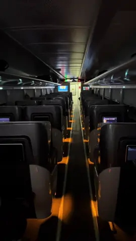 mode malam luxury taksaka 45  lintas Yk-Gmr #fyp #keretaapi #keretaapiindonesia #keretaapikita #kai #railway #railfansindonesia #luxury #taksaka 