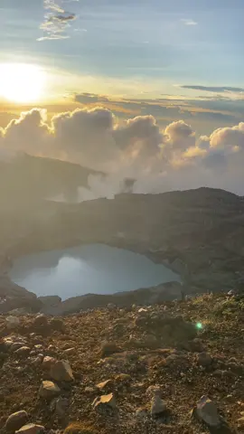 sunset+ lautan awan gunung dempo#pendakisad#gunungdempo3159mdpl #fyp 