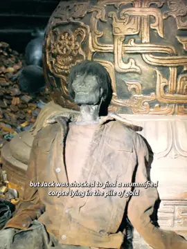 The archaeological team accidentally discovered the treasure chamber of a thousand-year-old tomb, only to all starve to death inside  the crypt#movie #fyp #film 