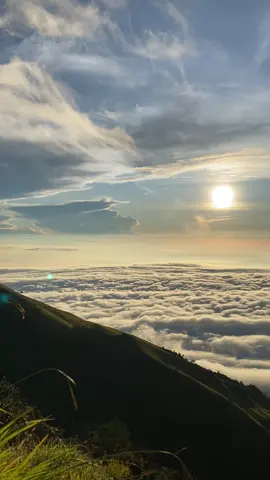 Merbabu via Thekelan, 1 Juli 2025 #merbabu3142mdpl #merbabumountain #merbabuviathekelan