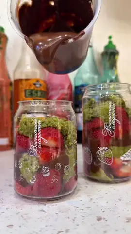 If you want to make this cup dessert🧁🧁 You just need one non rotary can sealing machine and 250ml PET bottle with full open lid🥳🥳   just sent me message get your can sealing machine 🤩#fyp #fypシ゚viral #foryou #bottlecake #bottlecakes #cafeteria #cafe #boba tea tiktok shop #bobatea #dessertchallenge 