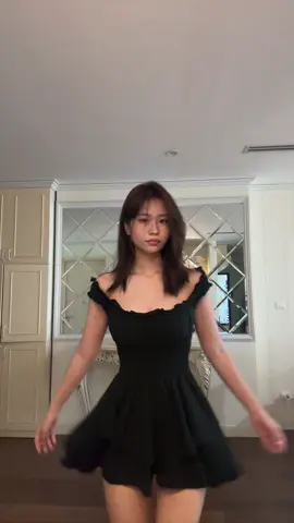 Thề đang tính pass váy này, nma cứ mắc lên là đẹp nên thôi giữ lại😭, rcm cho ce dáng tgn nhé