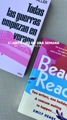¿Me estáis diciendo que si lo único que tengo que hacer es comer, nadar y mirar puestas de sol, leo muchísimo más? Quién lo hubiese dicho. #booktokespaña #libroslibroslibros #leyendo 