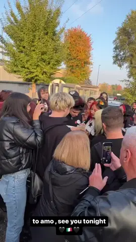 @yungblud ##yungblud #yungbludarmy #yungbludclips #thegaffatape #thelonelyandthebr0ken #bhc #fyp 