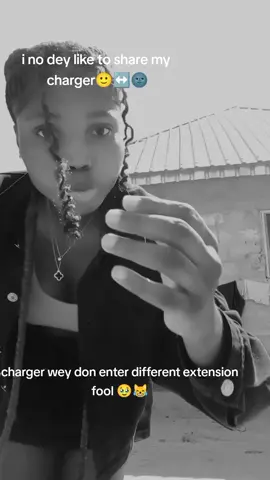 #community charger charger trending #fyp #fouryou #🥹💔 charger challenge 😎