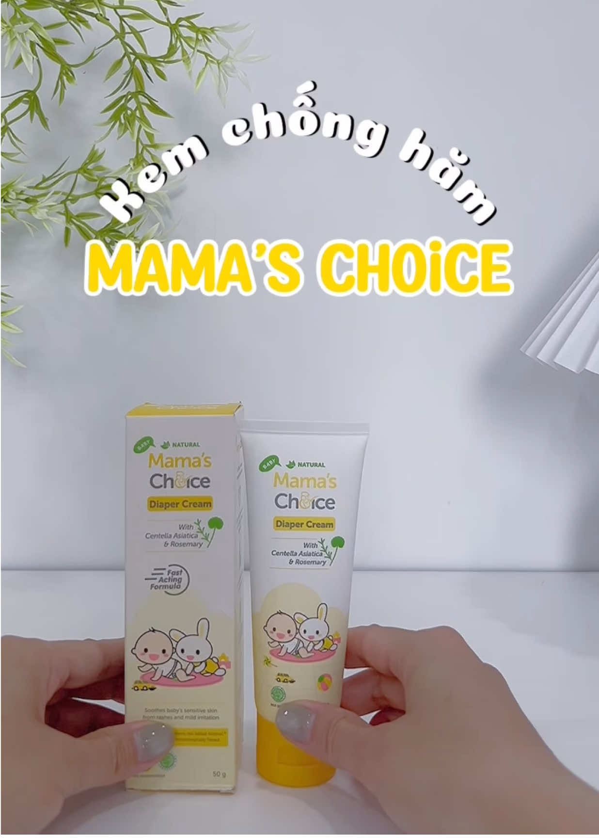 Bé yêu thường bị hăm đỏ, da mẩn ngứa mỗi lần thay tã khiến mẹ không khỏi xót xa? Kem dưỡng da chống hăm Mama’s Choice chính là “trợ thủ” dịu nhẹ giúp mẹ chăm sóc bé dễ dàng hơn. Với công thức an toàn, không chứa paraben hay hương liệu, kem nhanh chóng làm dịu vùng da kích ứng, giảm mẩn đỏ và tạo lớp màng bảo vệ ngăn hăm tái phát. Chỉ sau vài lần sử dụng, làn da bé sẽ mềm mịn và thoải mái hơn, để mỗi ngày đều là khoảng thời gian dễ chịu và trọn vẹn yêu thương. #mamaschoicevn #mebimsua #baby #beyeu #chamsocdabe