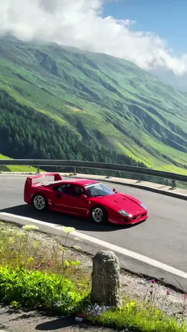 had to post this beauty twice😍 #carspotting #viral #ferrarif40 