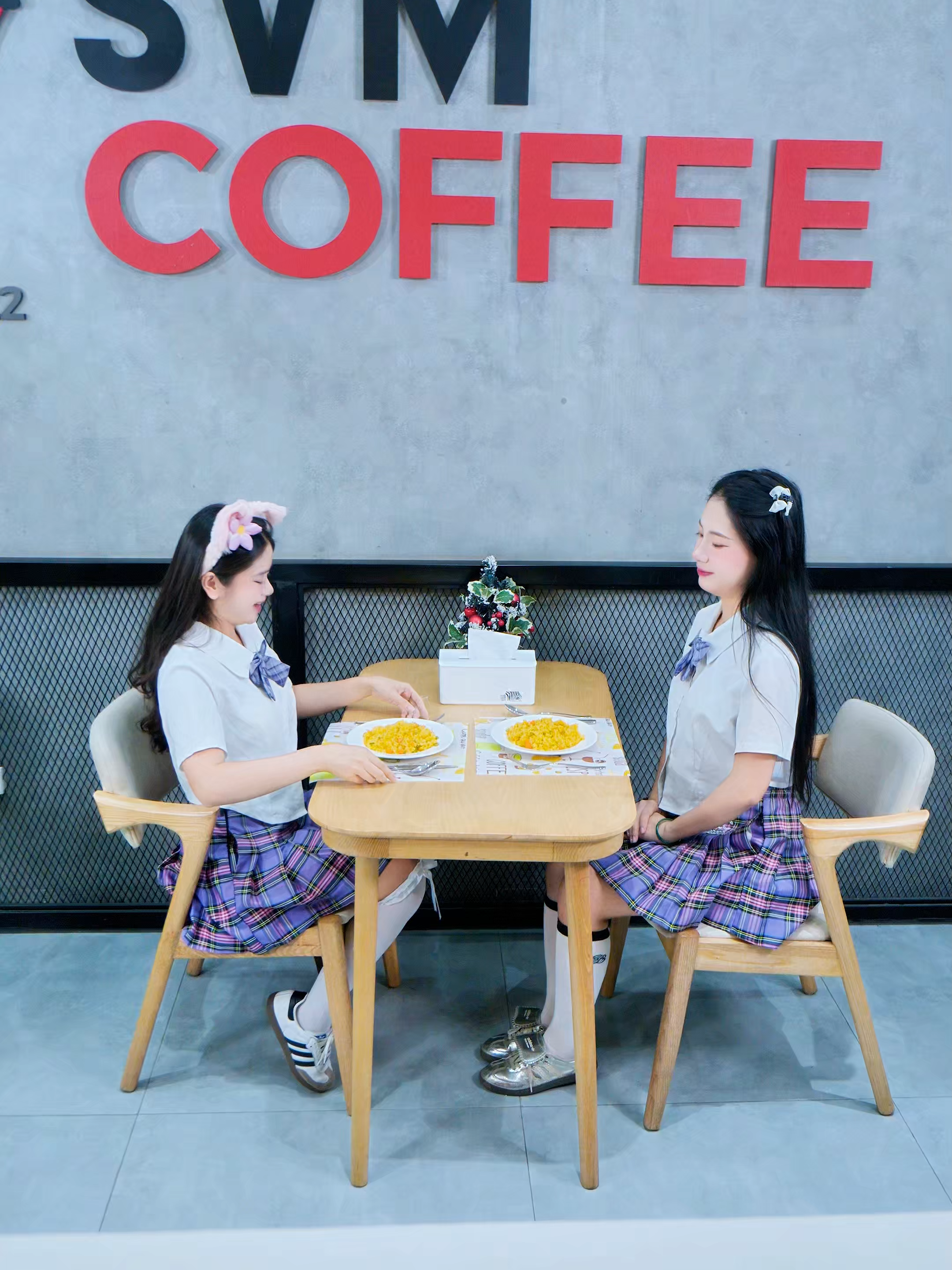 Too Fancy to Function 😮‍💨🍌#lilymiumiu #lilymeow #linhchihihihi_ #schoolcrush