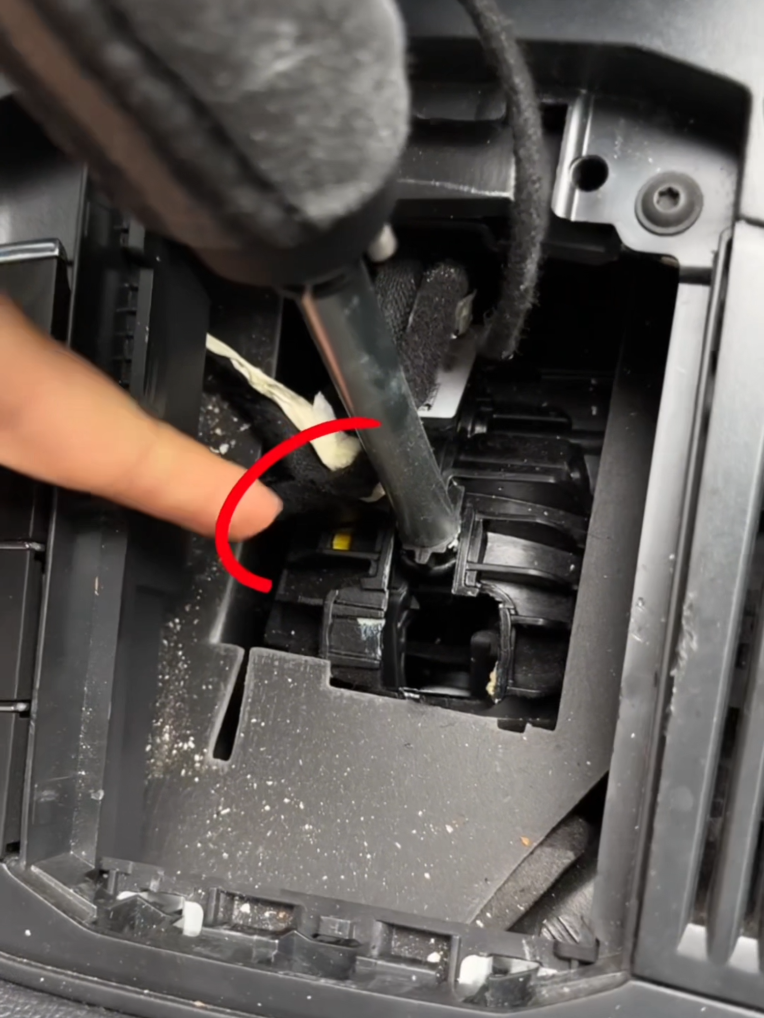 Do-it-yourself car repairs and save $3,000 a year#car #foryou #carsoftiktok #tiktok #howto #cartok #automotive #driving #skills #knowledge #fyp #tips #fpy