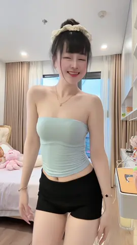 Đừng ai bảo cười nữa nhá. Có thấy mắt nữa đâu 🤪🤪🤪🤪 #foryou #fyp #body 😚#viral #trending #zoommyface #xuhuong #xinhdep #slowmo #zoom #dance #dancewithpubgm #dancechallenge #dancechallenge 