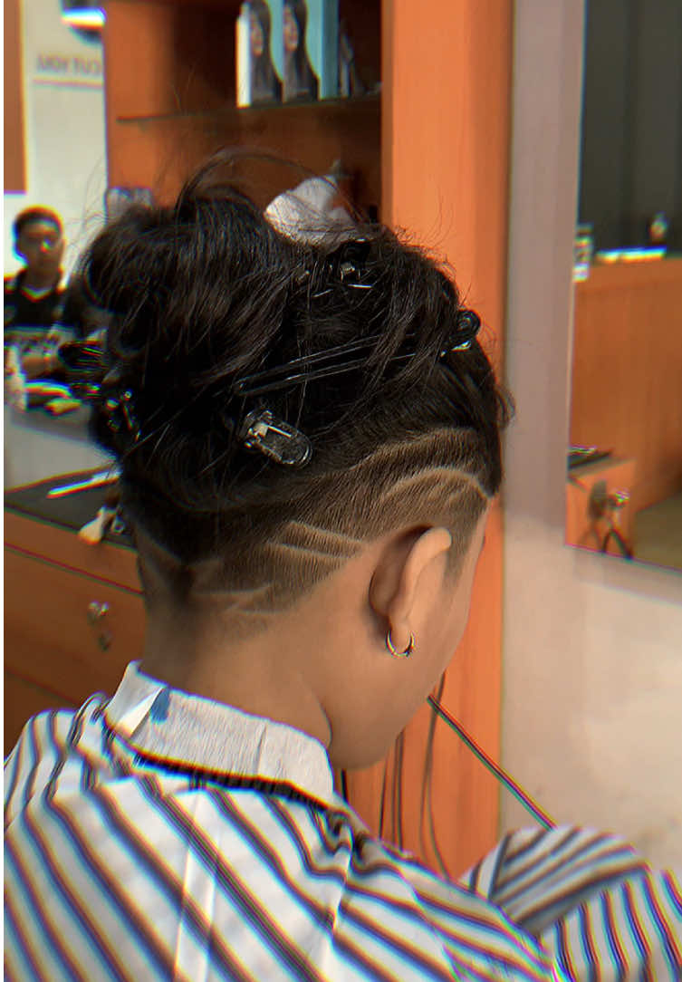 undercut keren @zulfa #undercut #undercutgirls #haircut #berandatiktok #fy #undercutdesign #4u #CapCut 