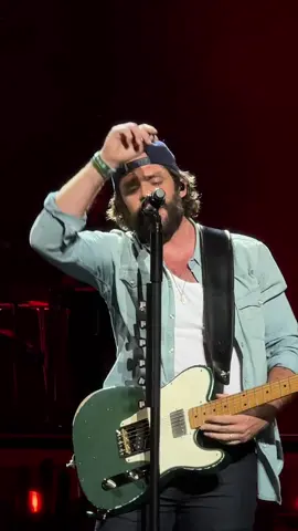 @Thomas Rhett with Crash and Burn #thomasrhett #crashandburn #guitar #countrymusic #countryconcert 