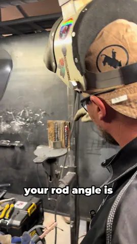 How do you avoid these errors? ❓ 🧑‍🏭 #welding #bluecollar #rodangle #weldingrods #weldingschool #workingclass