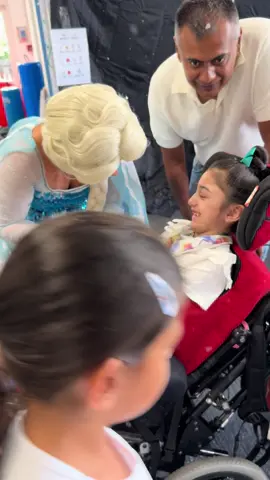 Anaya attended communication club and met her favourite Else ❄️🥰 #specialneeds #hie #disabled #cerebralpalsy #disability #wheechairuser 