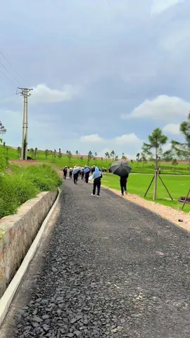 Không chịu học thì sau này chỉ có đi làm thuê như tôi thôi 😜 #xuhuong #sângolfcornhill 
