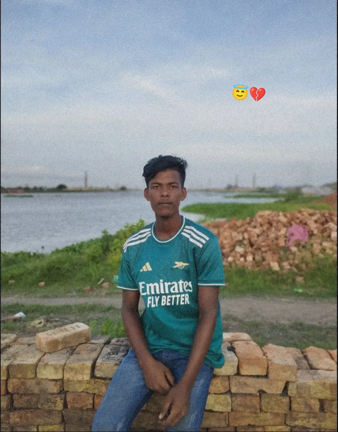 আমার মনে হয় আল্লাহ যখন আমাদের লাইফ থেকে কাউকে নিয়ে যায় তার পিছনে ভালো কোনো কারণ আছে জীবন নিয়ে আমাদের ব্যক্তিগত পরিকল্পনা থাকাটাই স্বাভাবিক কিন্তু আমাদের এটা মনে রাখতে হবে যে আল্লাহ সর্বশ্রেষ্ঠ পরিকল্পনাকারি মানুষ সামাজিক জীব তাই চলার পথে Attachment হওয়াটা is Unavoidable তাই attachment ভেঙে গেলে কষ্ট পাওয়াটাও স্বাভাবিক আর এই কষ্ট থেকে বের হয়ে আসার জন্য সময় লাগাটাও খুবি স্বাভাবিক but don't forget that you deserve better. and Allah has better plans for you.I know it's very tough situation. কিন্তু এই সময় ইমোশনাল হয়ে যেকোন ভুল সিদ্ধান্ত মোটেও কামনা তাই যেই situation হোক না কেন ধৈর্য ধরুন সে মানুষটি যদি আপনার জন্য পারফেক্ট হতো তাহলে আল্লাহ কখনোই হয়তোবা তাকে আপনার জীবন থেকে নিয়ে যেত না আর যদি সে পারফেক্ট হয়ে থাকে তাহলে কোনভাবেই তার ফিরে আসা টাকে কেউ আটকাতে পারবেনা So নিজের উপর বিশ্বাস রাখ আল্লাহর উপর বিশ্বাস রাখো..!#foryou #tarnding 