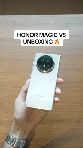HONOR Magic V5 UNBOXING World's Thinnest Folding Phone.. Yet again. 8.8mm folded | 4.1mm unfolded, Only 217G weight, Huge 5820mah Battery, Snapdragon 8 Elite & More. What do you guys think? Foldable of the year? 👀 . . . . . #Tech #instagood #technology #camera #foldable #honormagicv5 