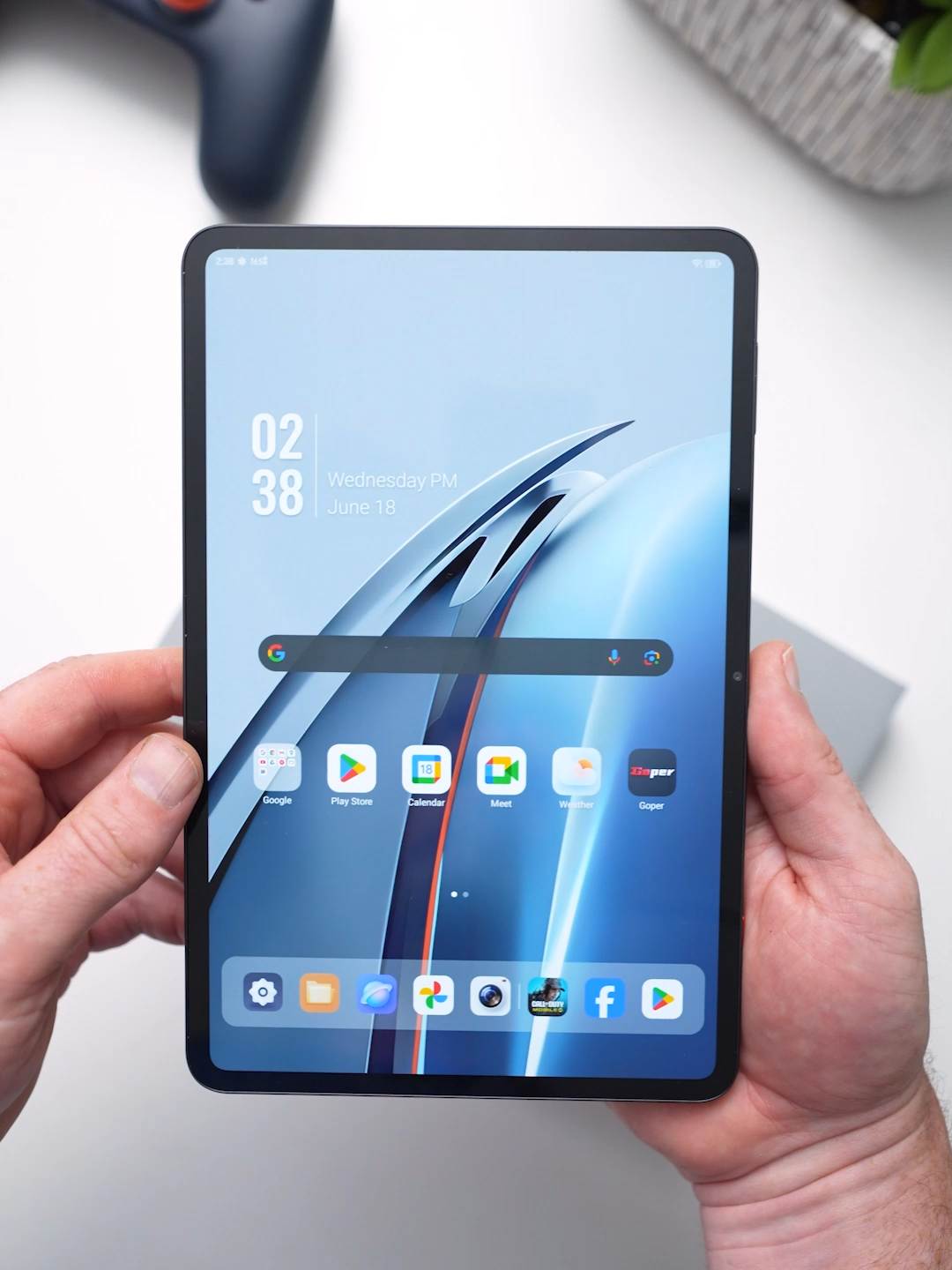 This might be the best #android #gaming #tablet ever! The new #redmagicastra is insane with up to 24GB of RAM, 1TB of storage, a 9-inch OLED with 165Hz refresh rate, 8200mAh battery with fast charging, IP54 rating and an advanced cooling system for the #Snapdragon8Elite chipset that provides an incredibly smooth gaming experience. All that, starting at just $549! #redmagic #gamerlife #smartphone #iPad #cooltech #gadgets #instatech #techreels #techtok