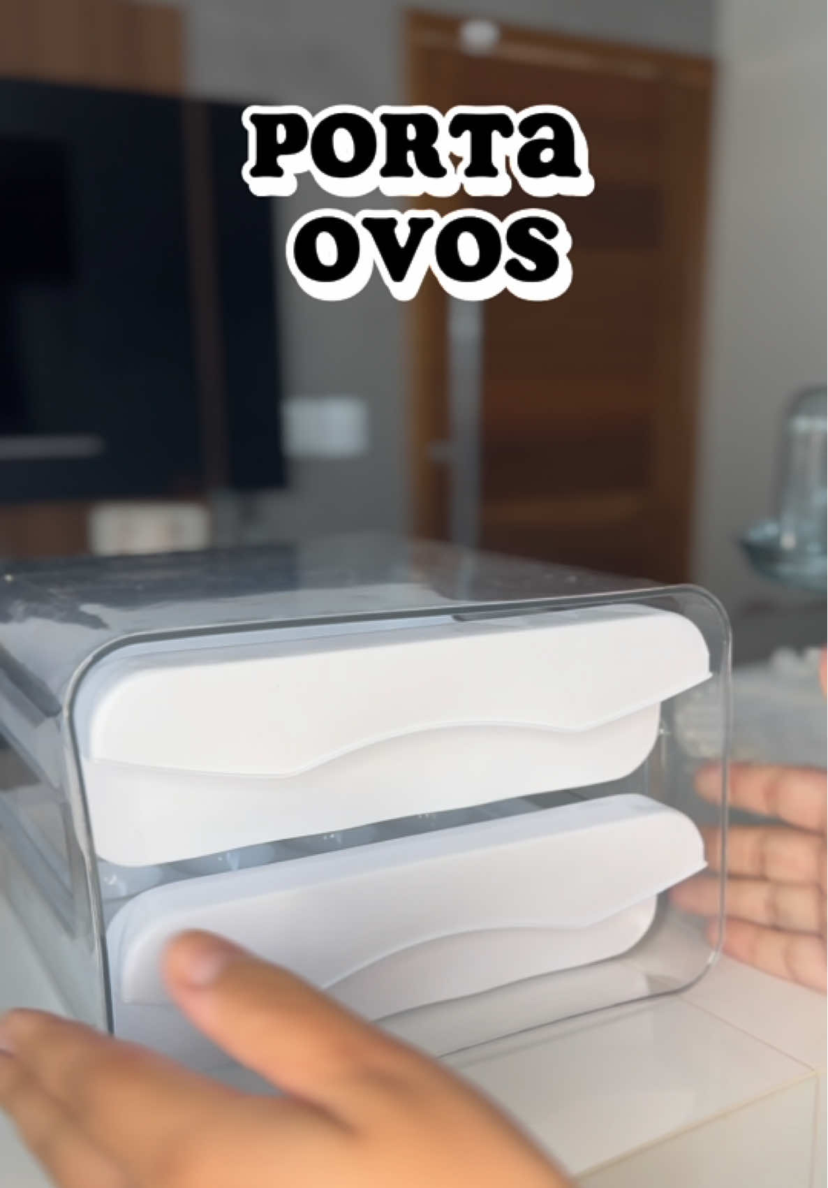 🧊 Ovos organizados e protegidos com estilo! Esse porta-ovos de dois andares é perfeito pra deixar tudo no lugar e ainda ganhar espaço na geladeira. #OrganizaçãoDaGeladeira #PortaOvos #CasaOrganizada #DicaDeCasa #AchadinhosShopee #ShopeeBrasil #OrganizaçãoÉTudo #DicaDeOrganização #PortaOvosGaveteiro #UtilidadesDomésticas #LarDoceLar #OrganizaçãoInteligente #OrganizeComEstilo#fyp #foryoupage #creatorsearchinsight 
